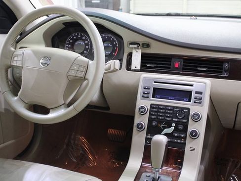 Used 2008 Volvo XC70 3.2 image 22