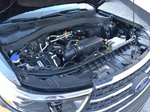 Used 2024 Ford Explorer XLT w/ Equipment Group 202A AWD/4WD image 35