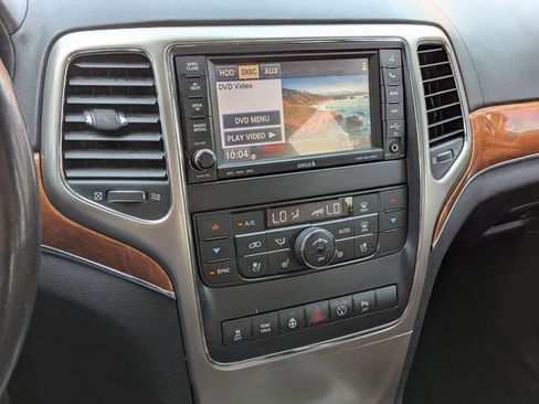 Used 2013 Jeep Grand Cherokee Overland AWD/4WD image 25