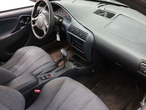 Used 2005 Chevrolet Cavalier Sedan w/ Preferred Equipment Group FWD image 18