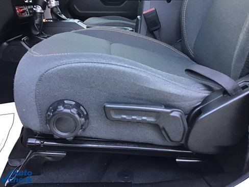 Used 2024 Jeep Gladiator Sport image 26