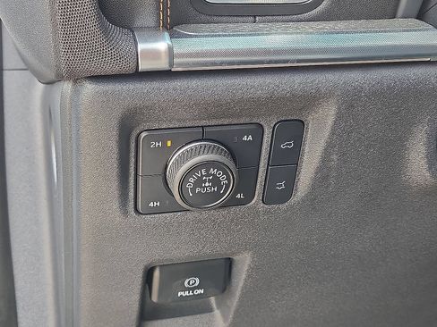 Used 2025 Ford Expedition Tremor AWD/4WD image 27