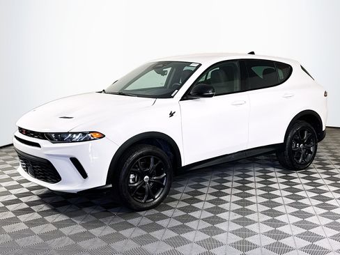 Used 2024 Dodge Hornet GT w/ GT Blacktop Package AWD/4WD image 4