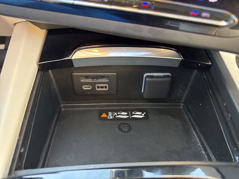 Used 2023 Buick Envision Avenir image 12