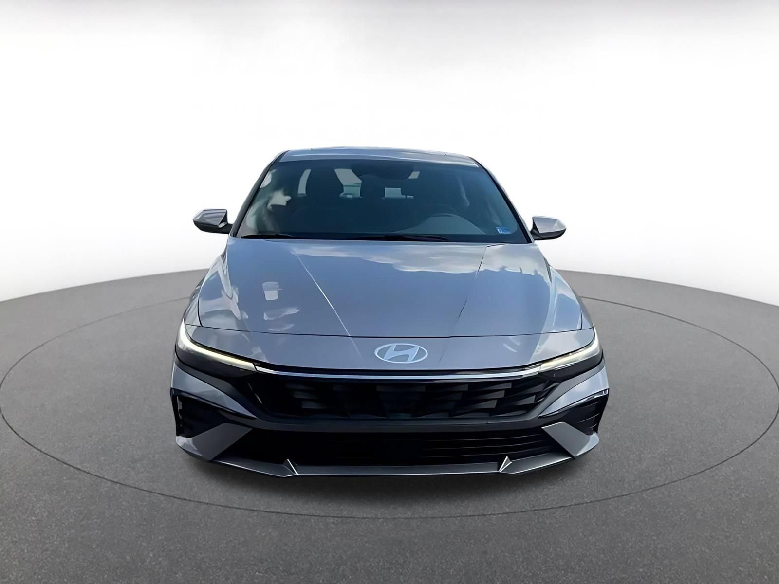 Used 2025 Hyundai Elantra SEL FWD image 4