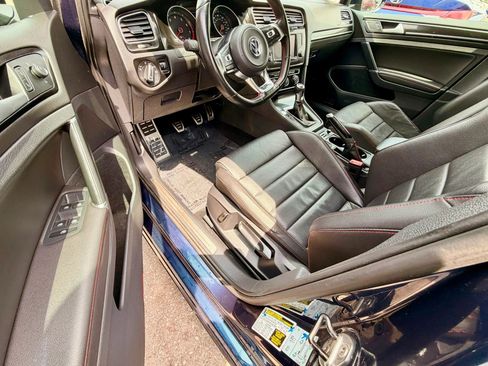 Used 2016 Volkswagen Golf 4-Door FWD image 14