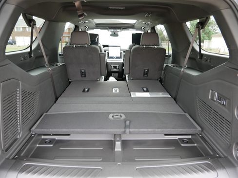 New 2026 GMC Yukon XL Elevation w/ Elevation Premium Package AWD/4WD image 10