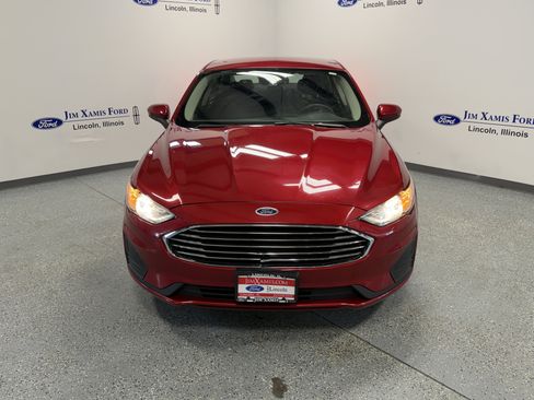 Used 2020 Ford Fusion SE FWD image 2