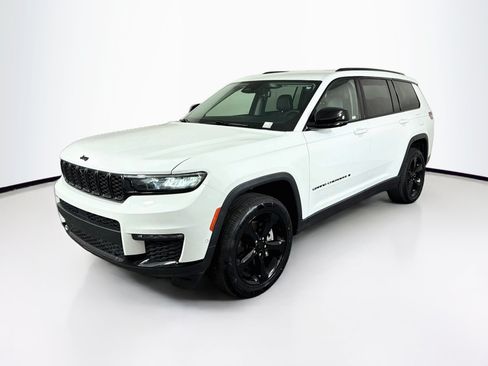 Used 2023 Jeep Grand Cherokee L Limited w/ Luxury Tech Group II RWD image 3