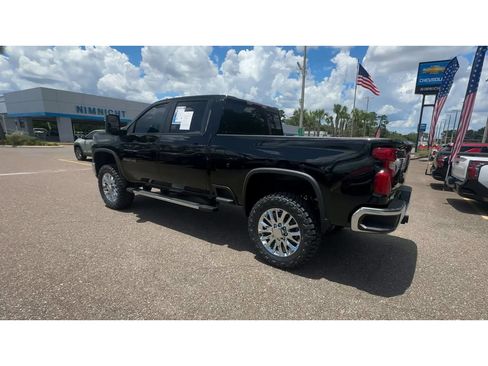Used 2025 Chevrolet Silverado 2500 LT w/ Convenience Package AWD/4WD image 8