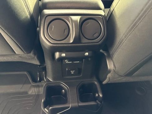 Used 2022 Jeep Gladiator Sport AWD/4WD image 4
