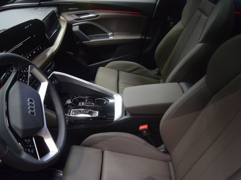 New 2025 Audi Q5 Prestige image 4