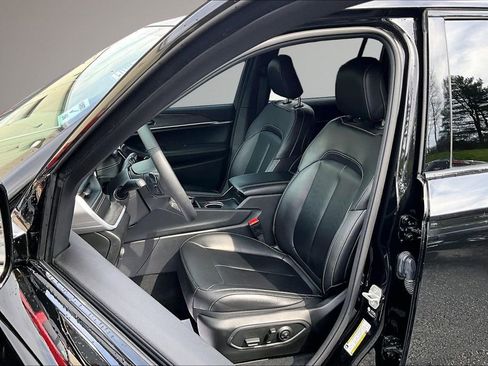 Used 2024 Jeep Grand Cherokee Limited w/ Black Appearance Package image 22