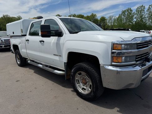 Used 2015 Chevrolet Silverado 2500 W/T AWD/4WD image 12