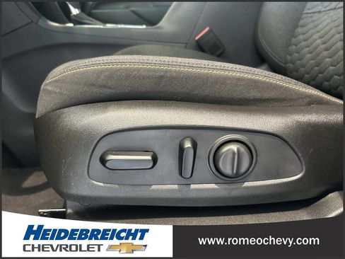 Used 2021 Chevrolet Equinox LT FWD image 14