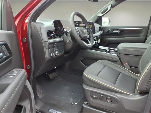 New 2026 Chevrolet Suburban Premier RWD image 5