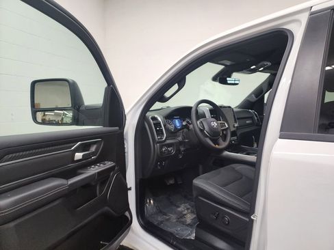 New 2026 RAM 1500 4x4 Crew Cab image 9