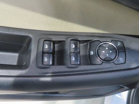 Used 2019 Ford Edge SE image 28