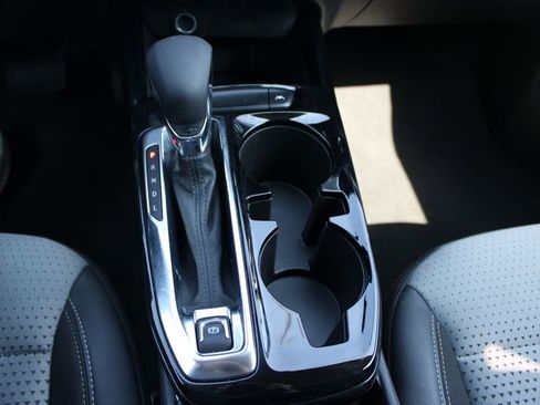 Used 2025 Chevrolet Trax LT image 23