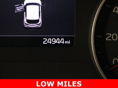 Used 2023 Kia Seltos EX image 16