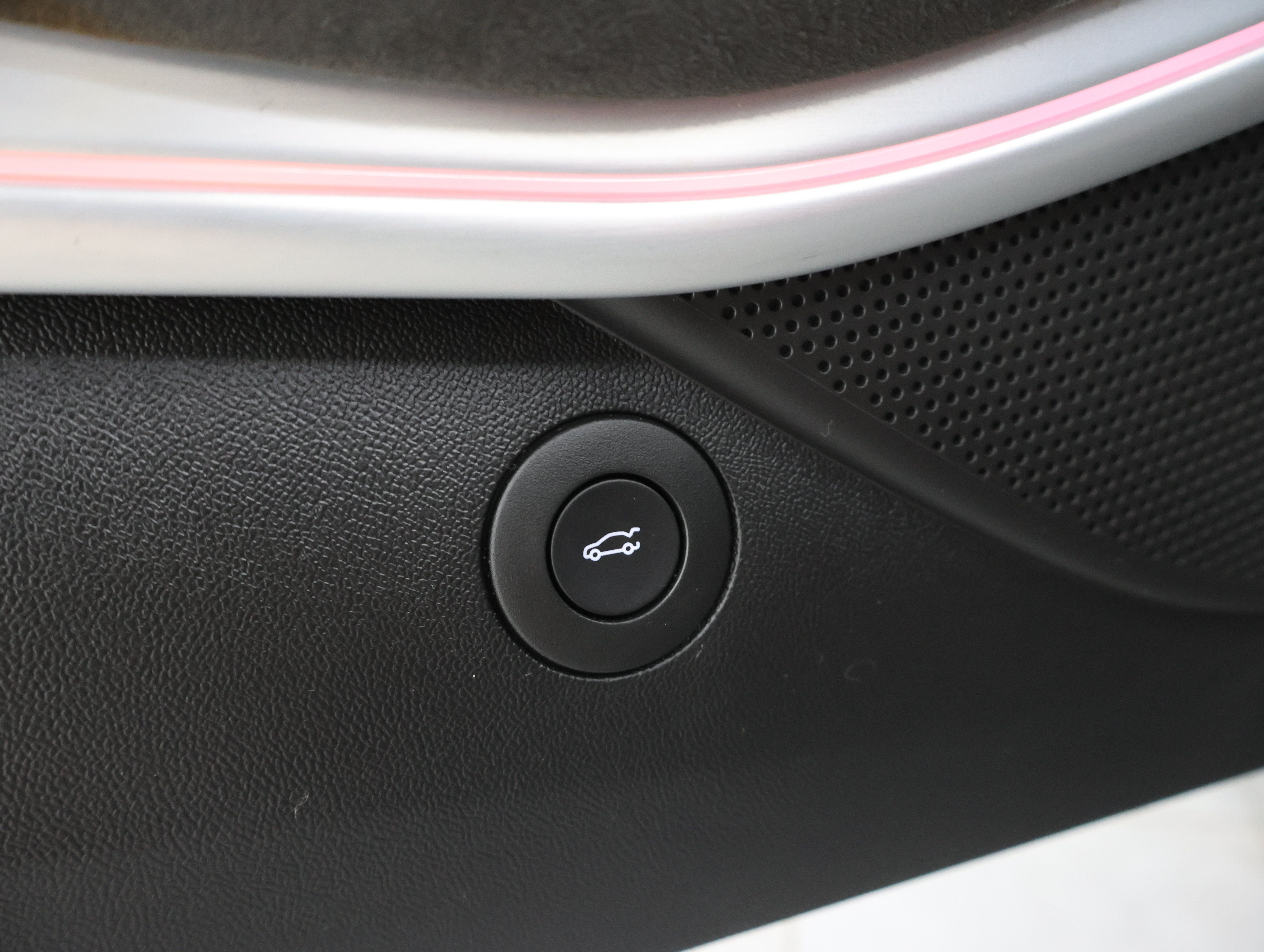 Used 2019 Chevrolet Camaro ZL1 RWD image 39