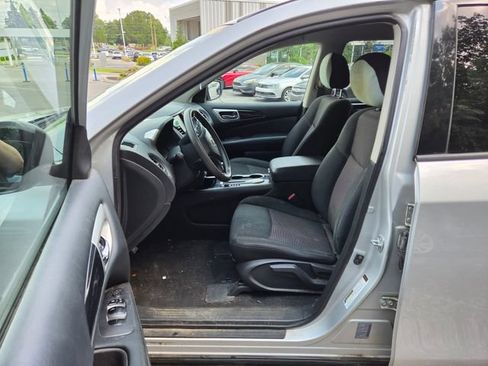 Used 2018 Nissan Pathfinder S FWD image 13