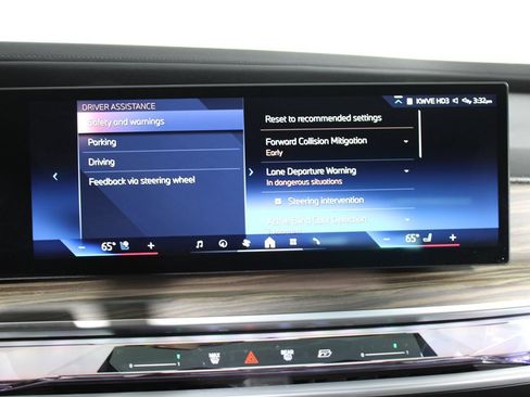 Used 2023 BMW i7 xDrive60 AWD/4WD image 23