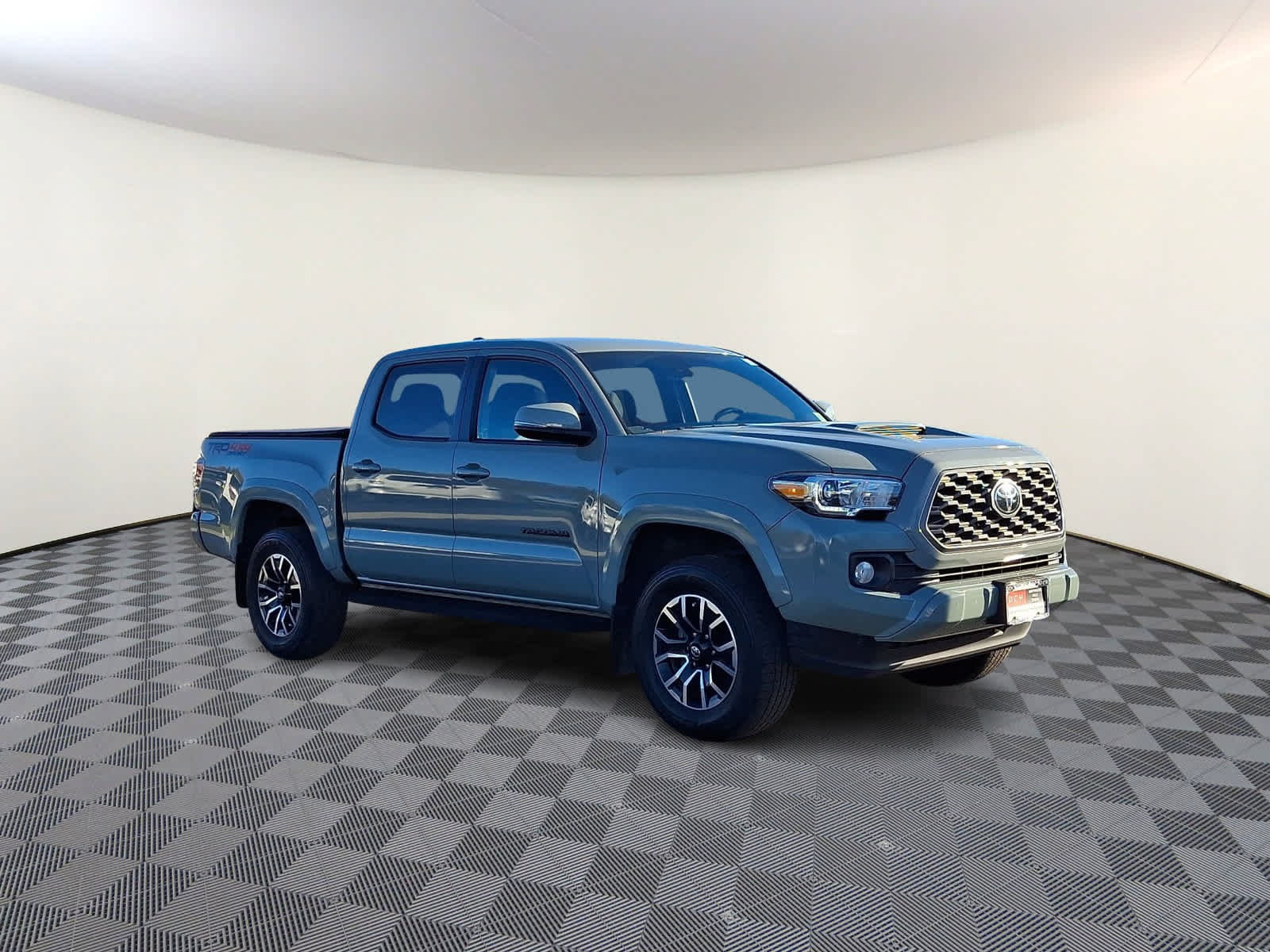 Used 2022 Toyota Tacoma TRD Sport AWD/4WD image 4