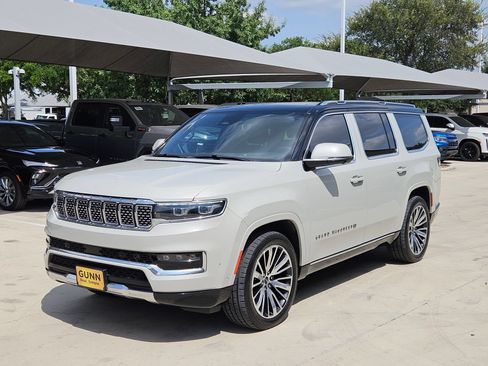 Used 2022 Jeep Grand Wagoneer Series III AWD/4WD image 7