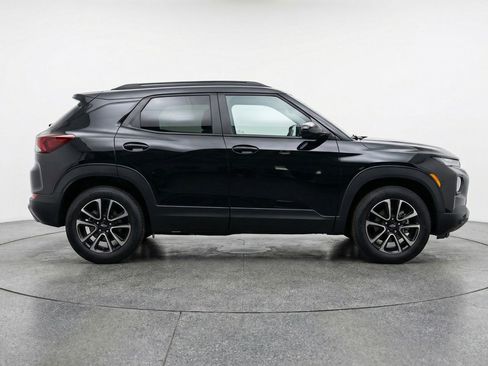 Used 2025 Chevrolet TrailBlazer LT AWD/4WD image 11