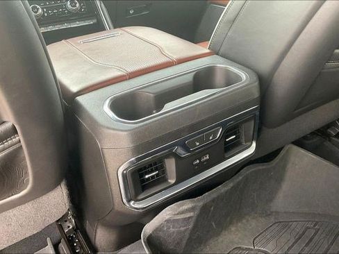 Used 2024 GMC Sierra 2500 Denali Ultimate image 39