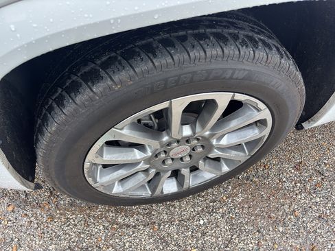 Used 2023 GMC Acadia Denali AWD/4WD image 3