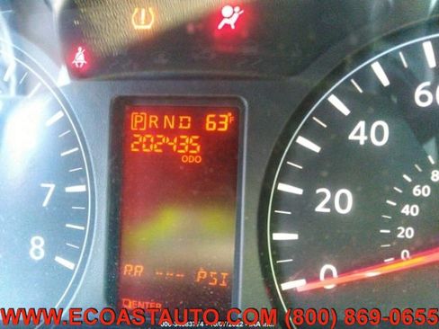 Used 2014 Nissan NV 2500 SV image 7