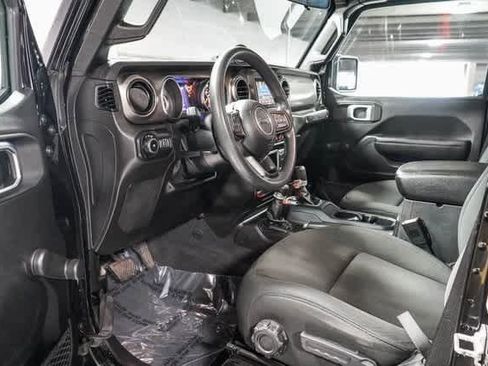 Used 2019 Jeep Wrangler Unlimited Sport image 13
