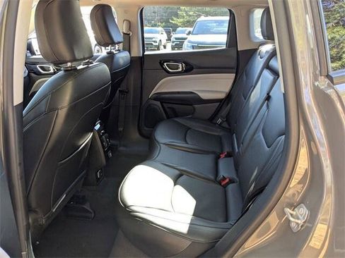 Certified 2022 Jeep Compass Limited image 20