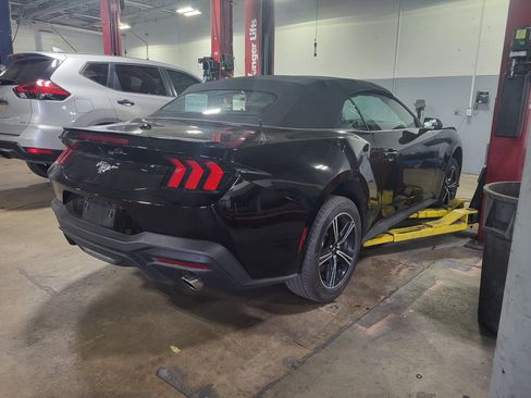 Used 2025 Ford Mustang Premium RWD image 27
