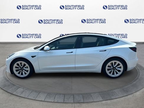 Used 2022 Tesla Model 3 Long Range AWD/4WD image 3
