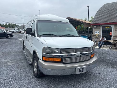 Used 2004 Chevrolet Express 1500 RWD image 3