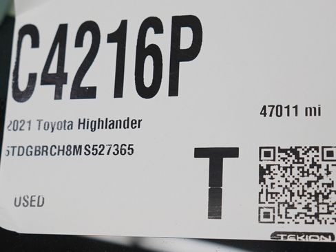 Used 2021 Toyota Highlander XLE image 34