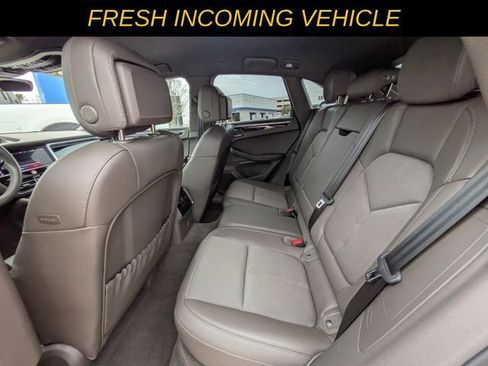 Used 2024 Porsche Macan image 11