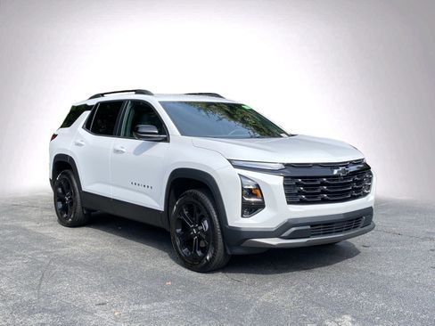 Used 2026 Chevrolet Equinox LT w/ Convenience Package II FWD image 2