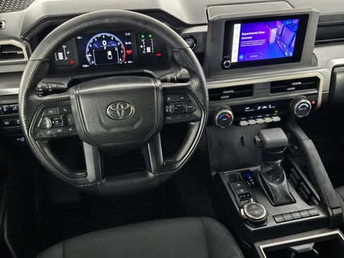 Used 2025 Toyota Tacoma SR5 AWD/4WD image 30