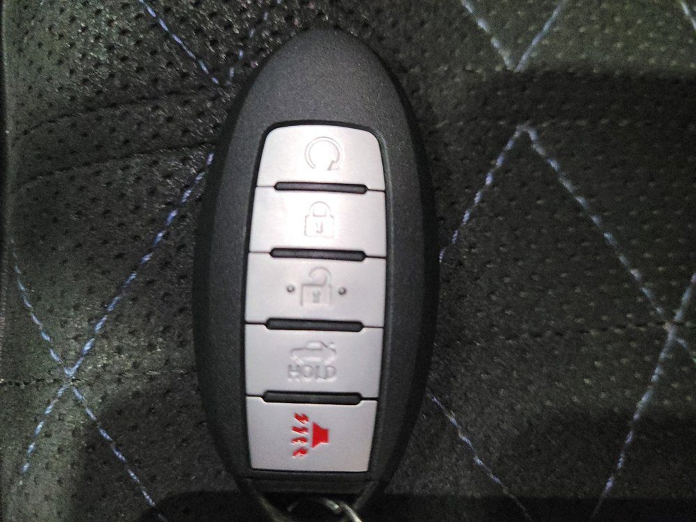 Used 2017 Nissan Maxima SR w/ Midnight Edition FWD image 32