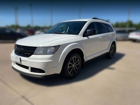 Used 2018 Dodge Journey SE w/ Blacktop Package FWD image 3