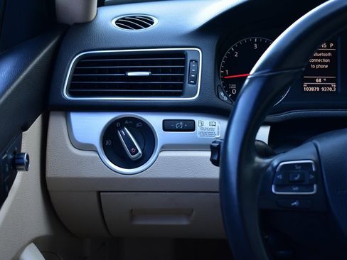 Used 2013 Volkswagen Passat TDI SE image 37