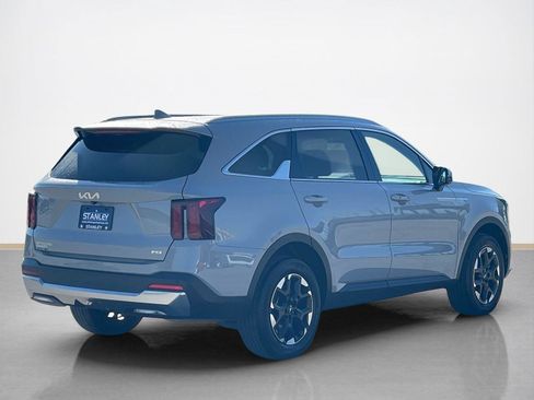 Used 2025 Kia Sorento S w/ Panoramic Sunroof Package AWD/4WD image 8