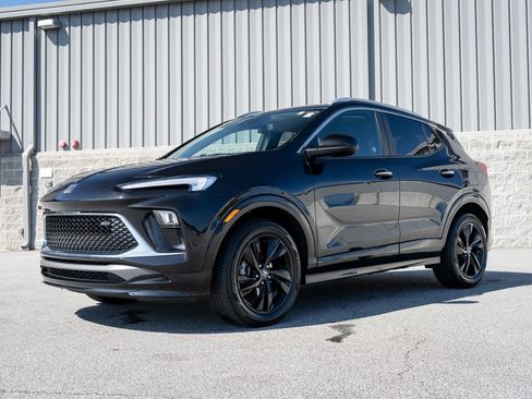 Used 2024 Buick Encore GX Sport Touring w/ Comfort Package image 3