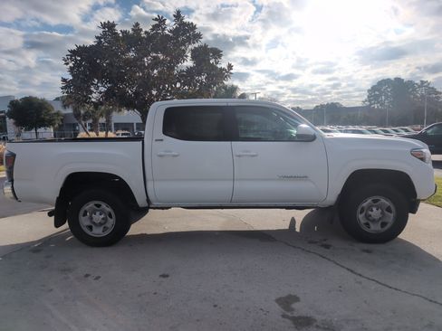 Certified 2023 Toyota Tacoma SR5 image 11