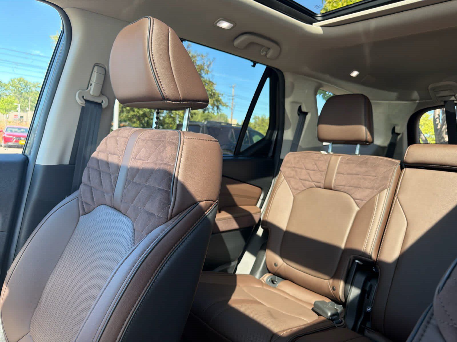 Used 2026 Honda Pilot Elite image 3