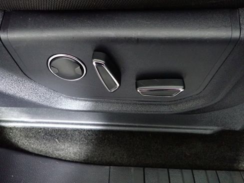 Used 2015 Ford F150 XLT w/ Equipment Group 302A Luxury image 40